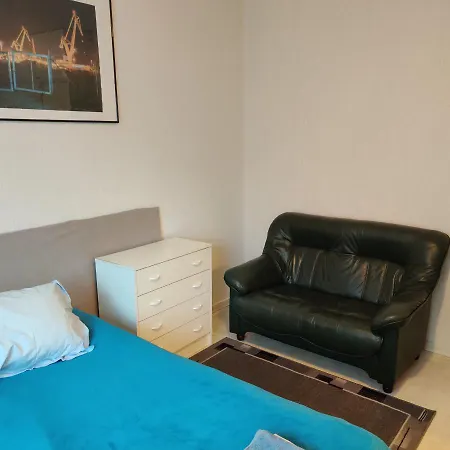 Small Two Inexpensive Apt Near Centre Of