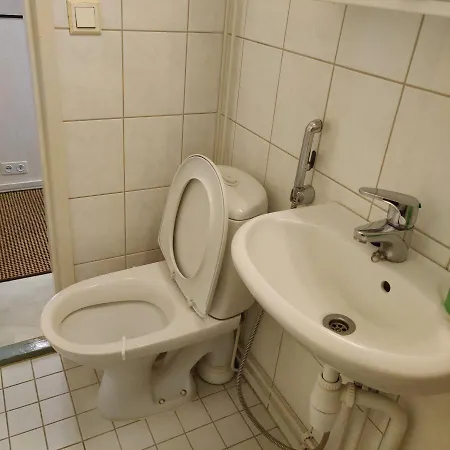 Small Two Inexpensive Apt Near Centre Of