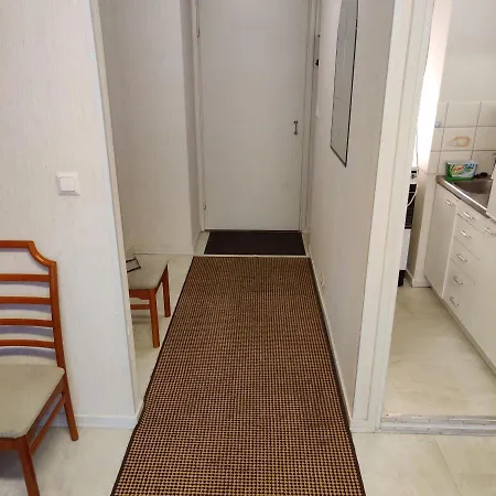 Small Two Inexpensive Apt Near Centre Of Apartment