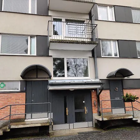 Small Two Inexpensive Apt Near Centre Of
